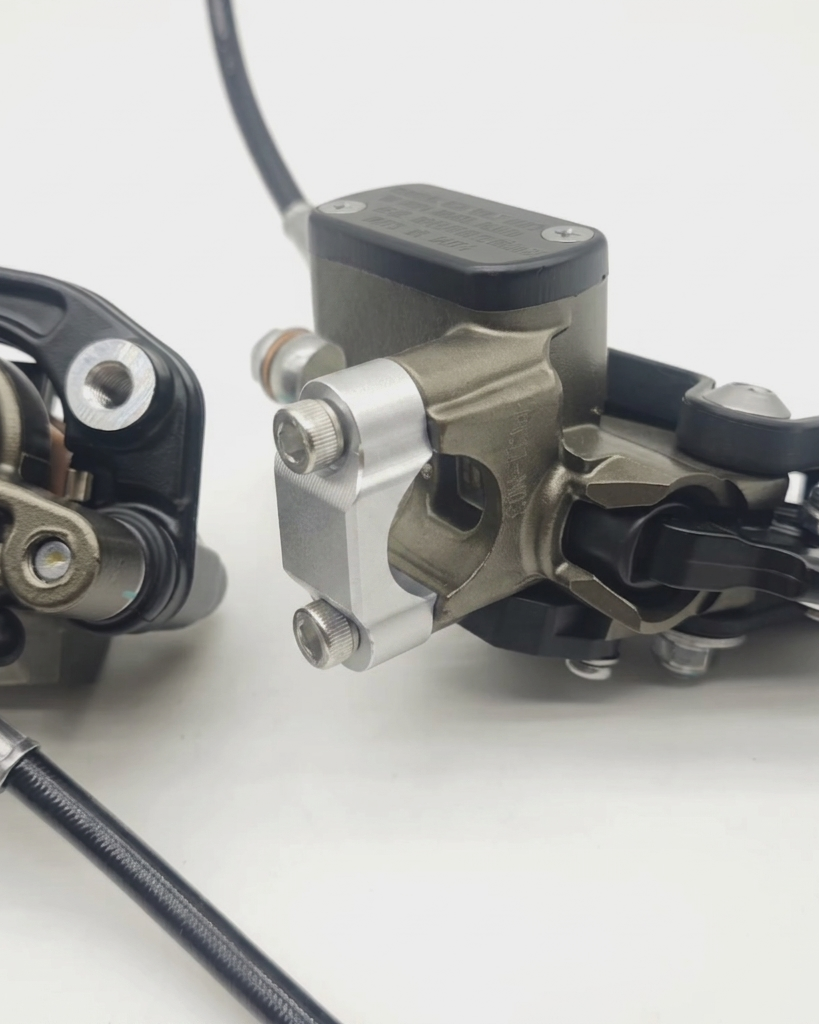 Ultra Bee brake clamp pair, black and silver options